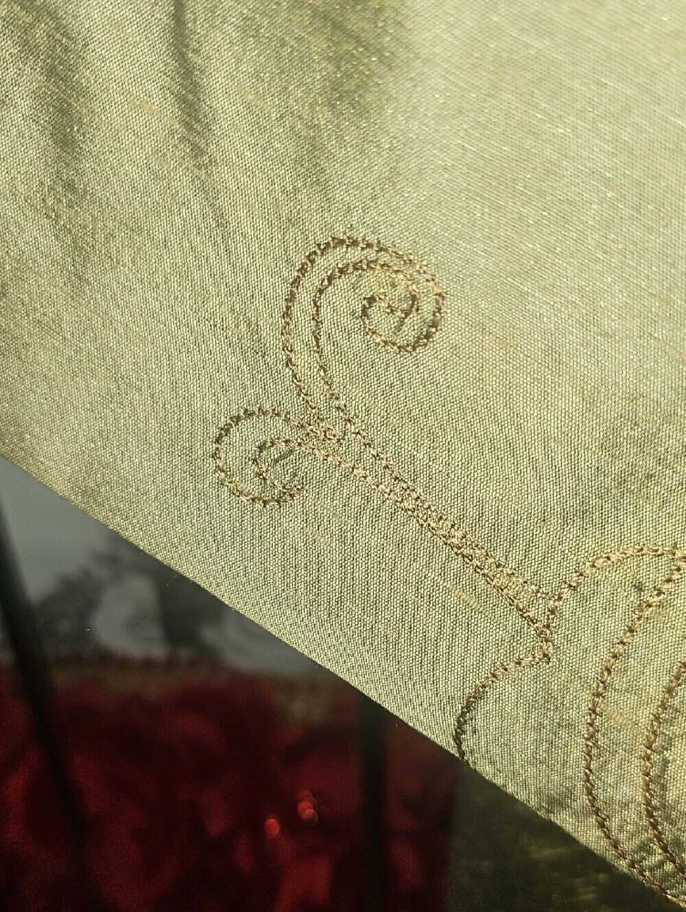 Pottery Barn Gold Embroidered Floral Table Runner Like New
